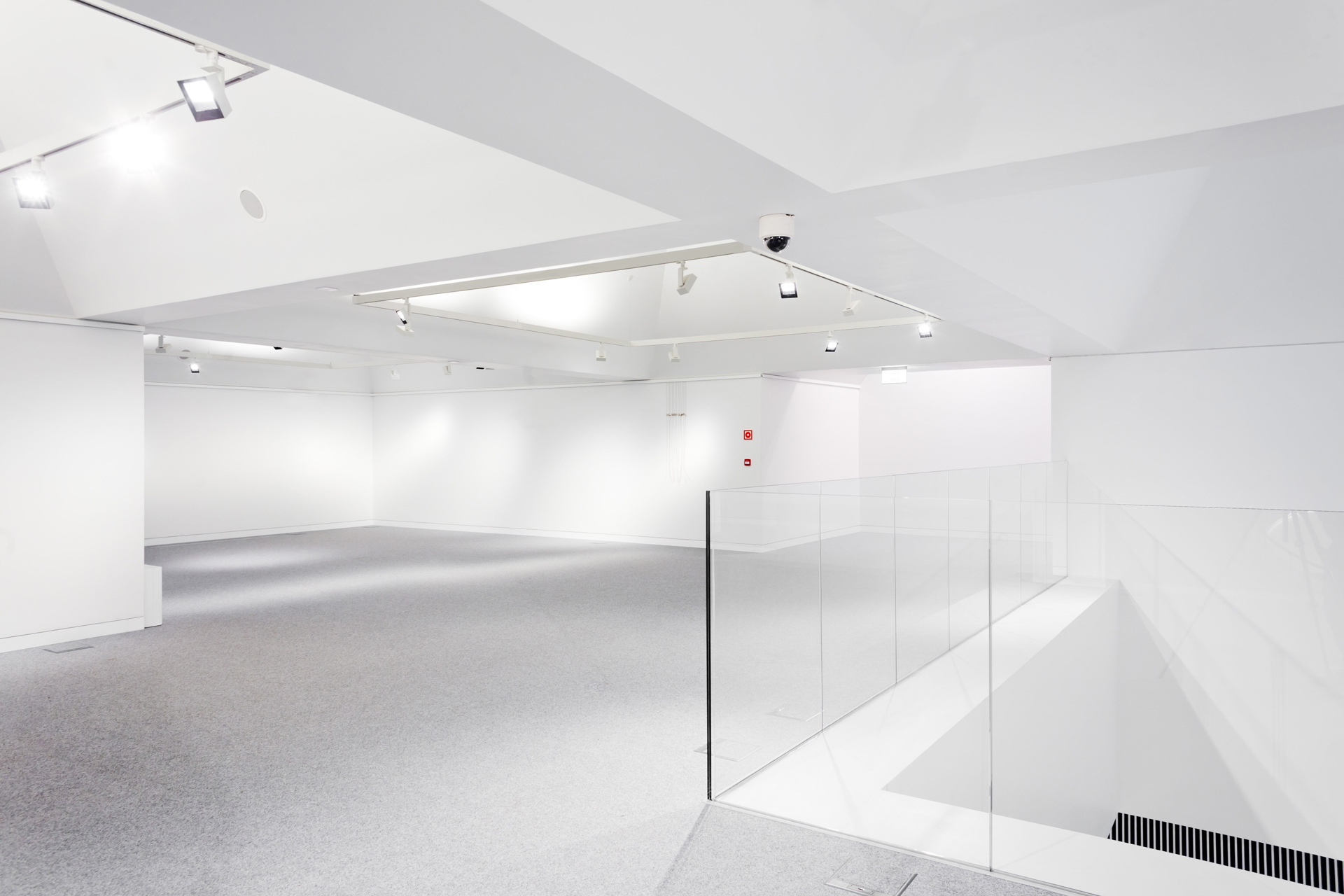 EXHIBITION SPACE – GALLERY LEVEL 4.